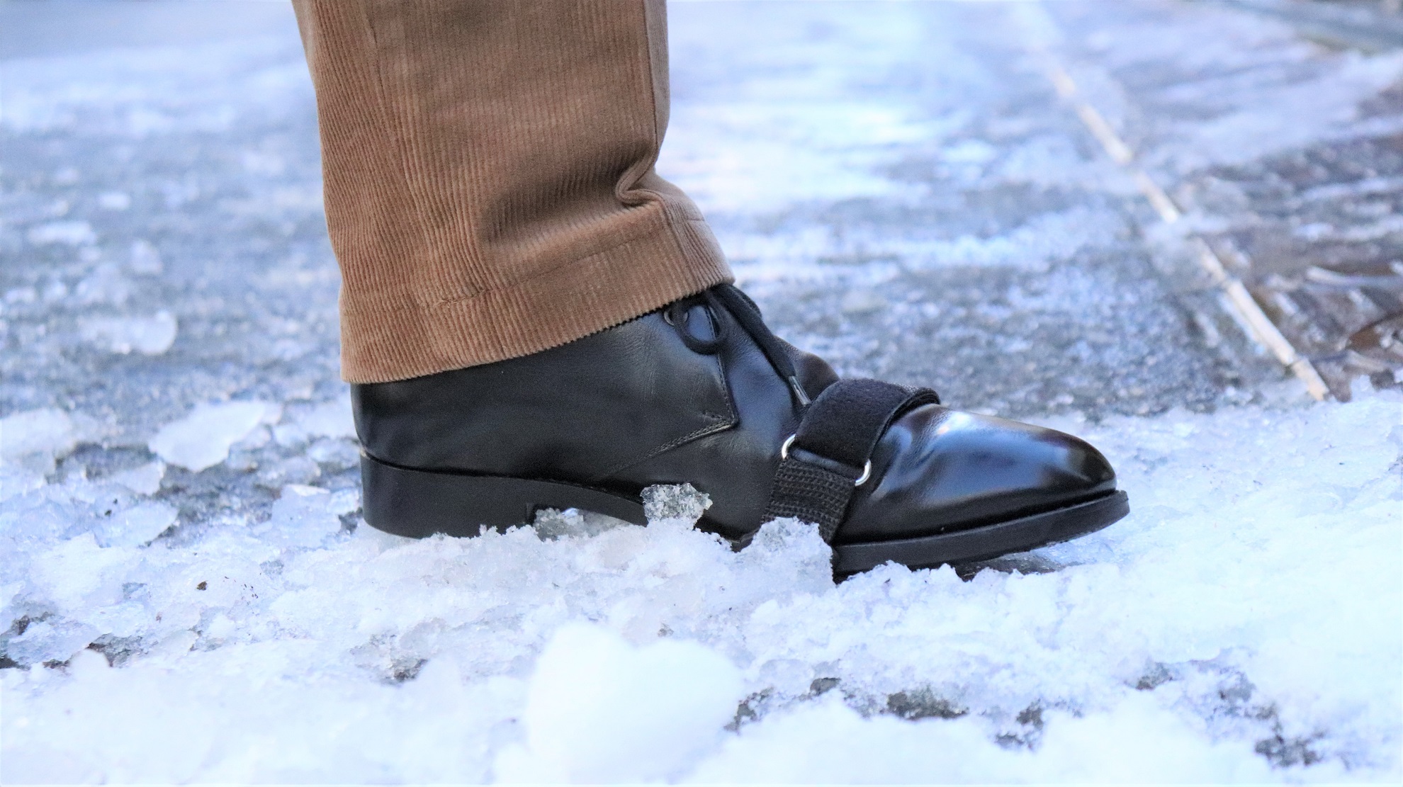 雪・氷上歩行の靴用バンド「SNOW GRIP EX」のご紹介！